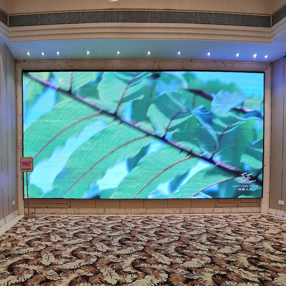  Hot Selling Outdoor Advertising Signs Screens Digital Signage LED Display